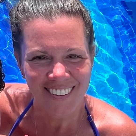 Meet your Posher, Kristin - Picture 2 of 4